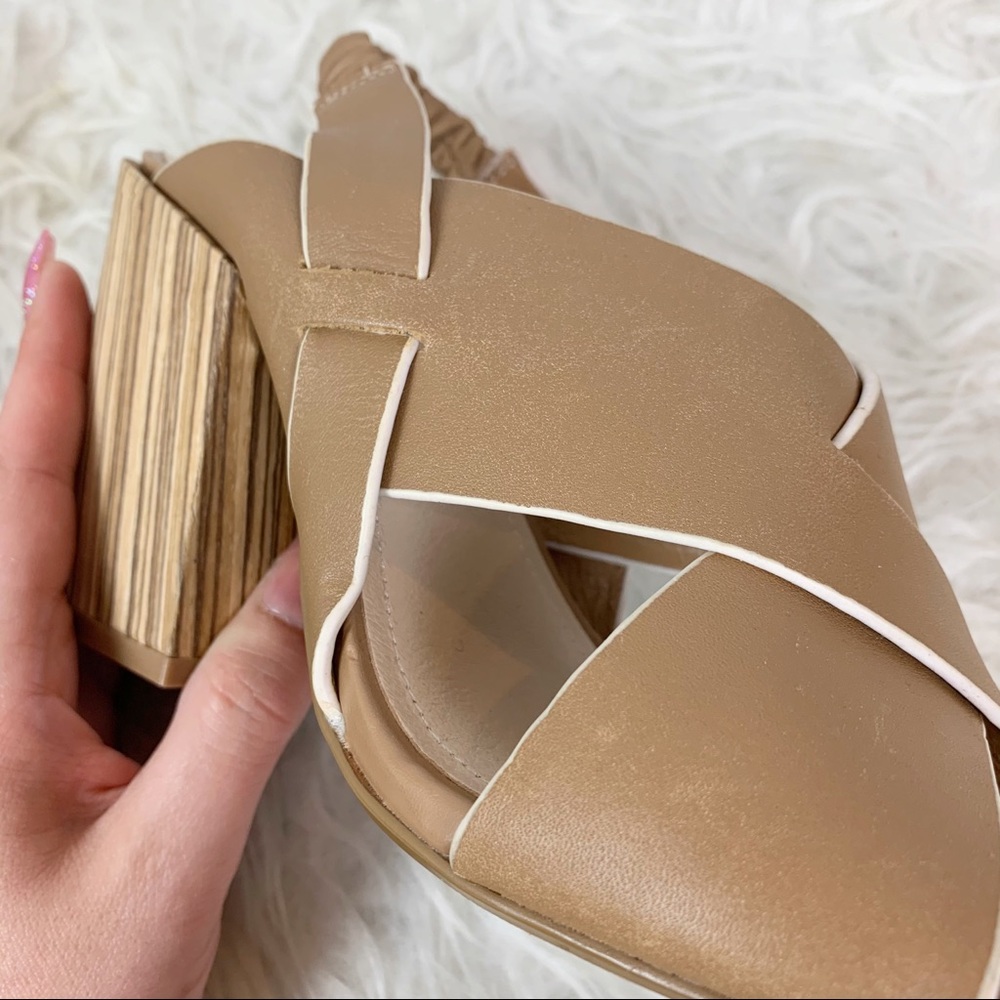 KELSI DAGGER Wood Grain Chunky Thick Heels - Picture 7 of 11